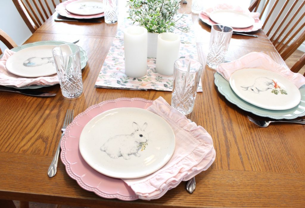 End table view of home spring tablescape