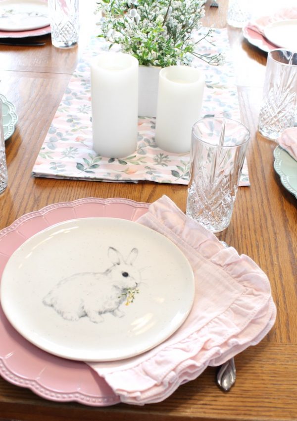 How to Create a Pretty Tablescape For Spring