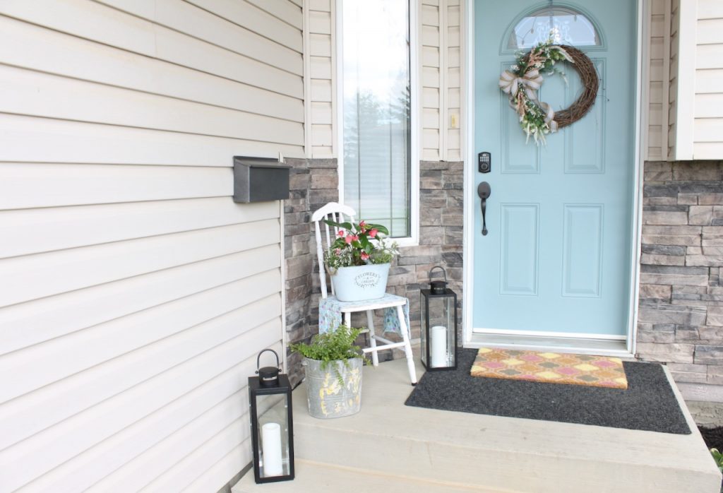 Decorating a small front porch for summer